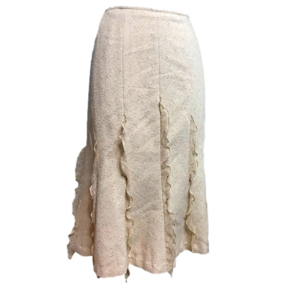 Escada vintage  wool A-line skirt with ruffle trim in size 36 (sz 6)